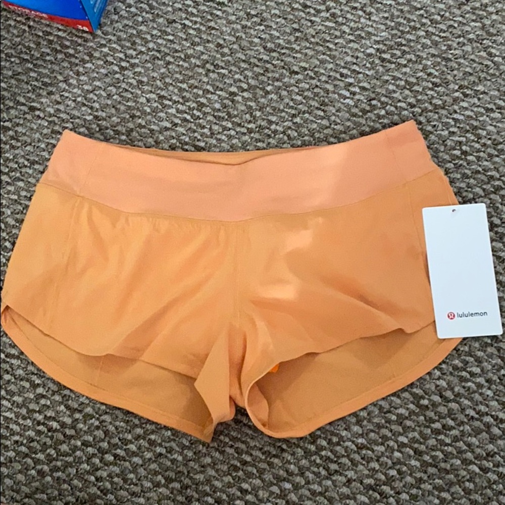 Lululemon speed up LR short 2.5” lined. Size 6.